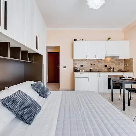 Apartment Joker House Roma In 15 Minuti Station Airport Ciampino